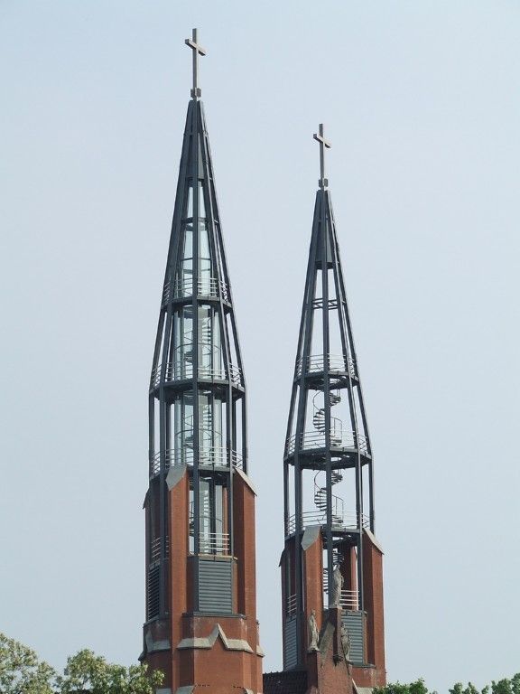 Nadbudowa wież w kościele Św. Tomasza w Sosnowcu